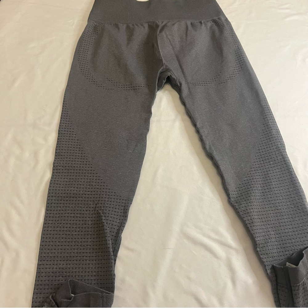 Gymshark Athletic Gray Seamless Full-Length Leggings Women’s Medium Workout - Picture 3 of 6